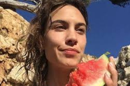 55岁还被点名陪睡？61岁女星自曝潜规则：陪玩陪睡只是小场面