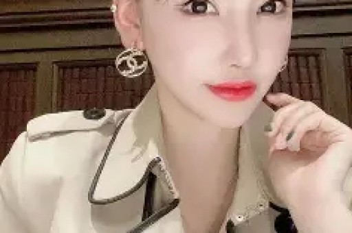 斗鱼女主播忘关摄像头私密画面流出！虚假人设彻底翻车